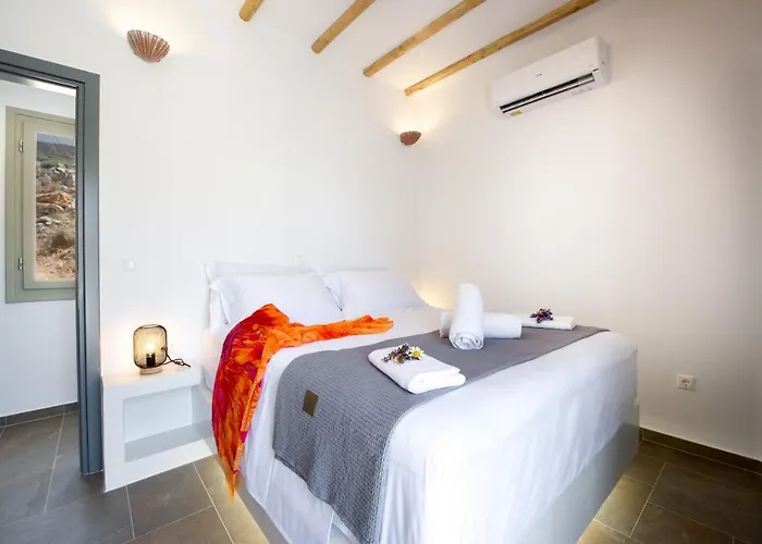 Droufakos' Home, Lux Seafront W. View Apartment *