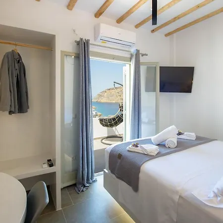 Droufakos' Home, Lux Seafront W. View Appartamento *