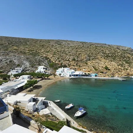 Droufakos' Home, Lux Seafront W. View Apartment