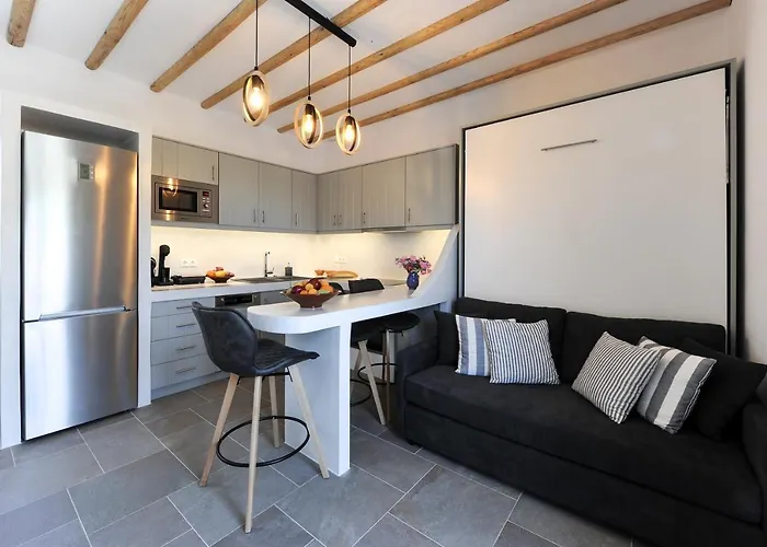 Droufakos' Home, Lux Seafront W. View Lägenhet *